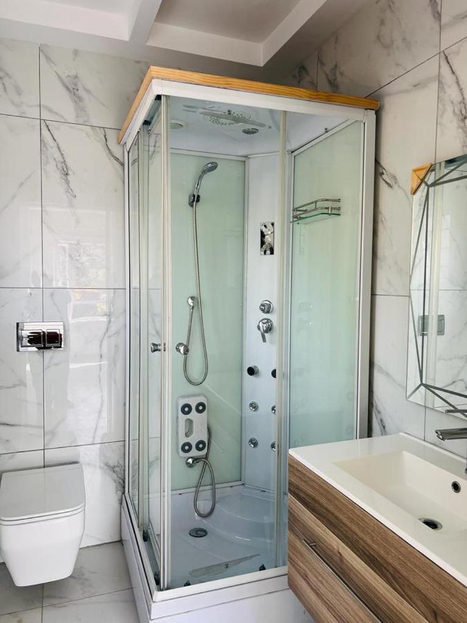 Le Rosa Unit 5 Apartment